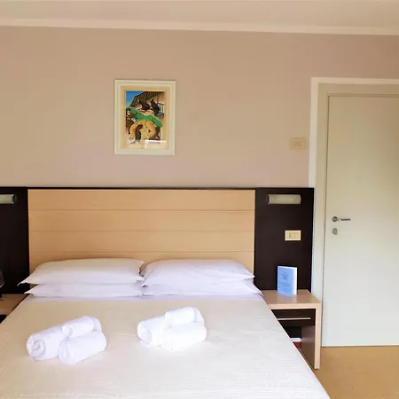 Hotel Golf & 3*
